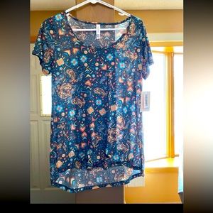 Lularoe Classic T - Size XS - NWT - retails for $35